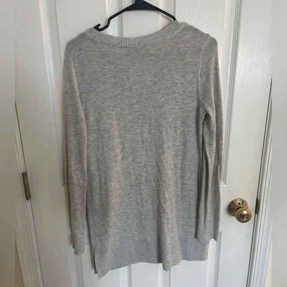 LOFT Heather Gray V-Neck Sweater - Picture 3 of 3